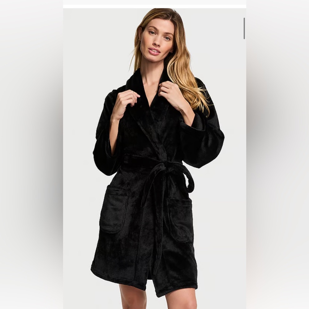 Victoria’s Secret short plush robe